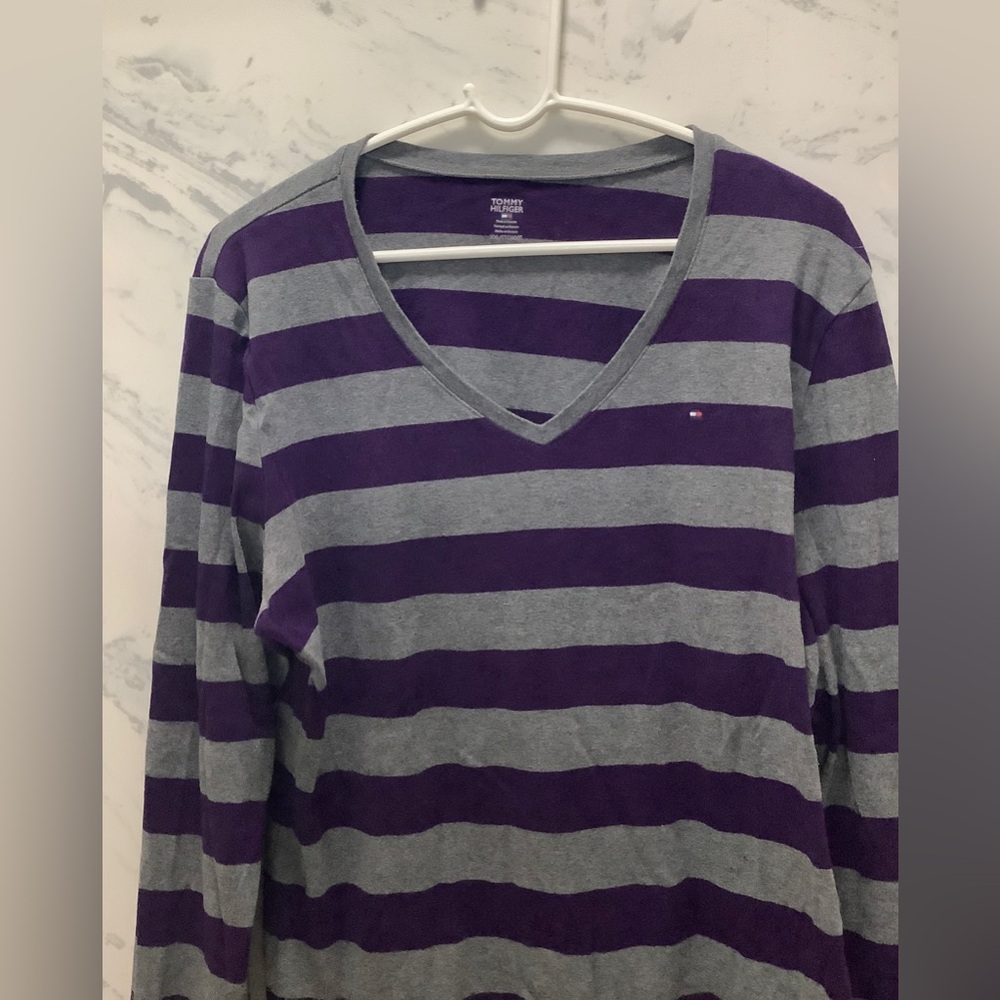 Tommy Hilfiger Women’s XXL Blue/Grey Striped V Neck Long Sleeve Shirt